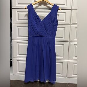 Beautiful Banana Republic silk knee length dress!